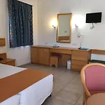 齐索斯酒店 3* Paphos