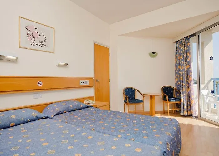 Kissos 3* Пафос